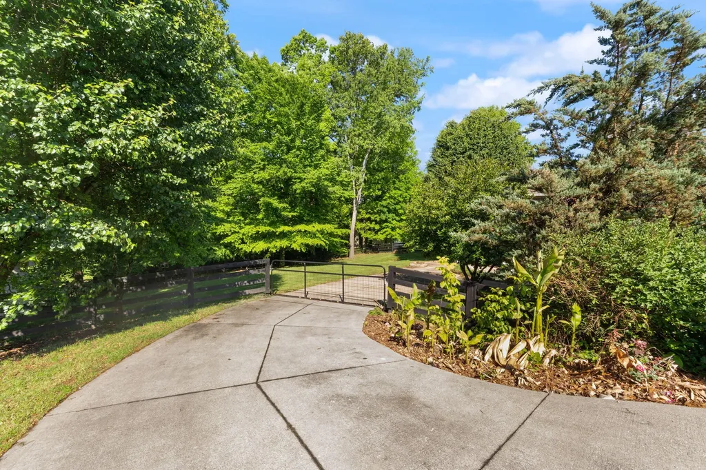 187 Woodside Drive Somerset KY 42503