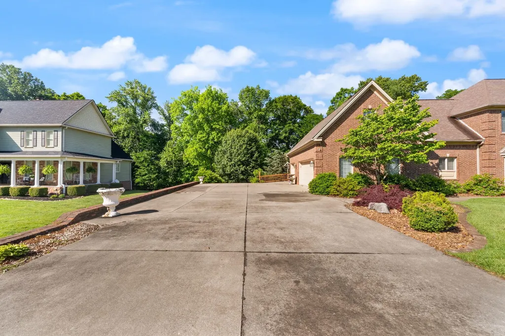 187 Woodside Drive Somerset KY 42503