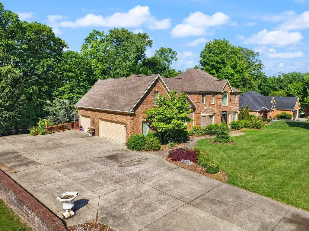 187 Woodside Drive Somerset KY 42503