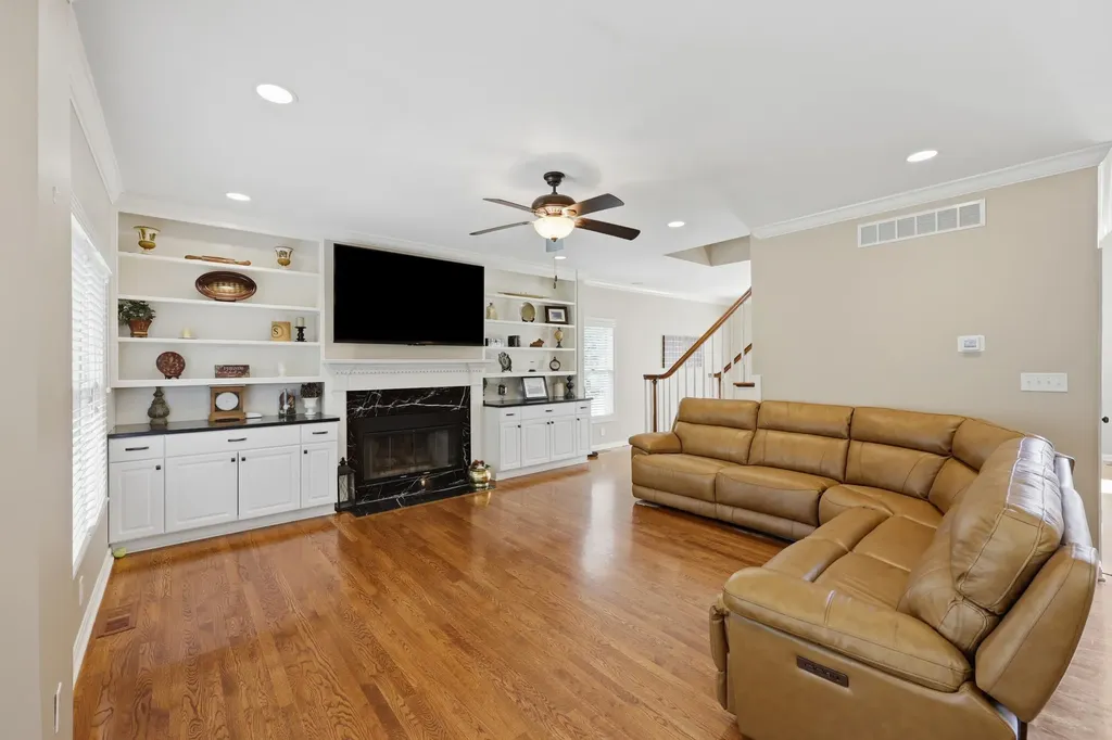 4686 Laurelwood Drive Lexington KY 40515