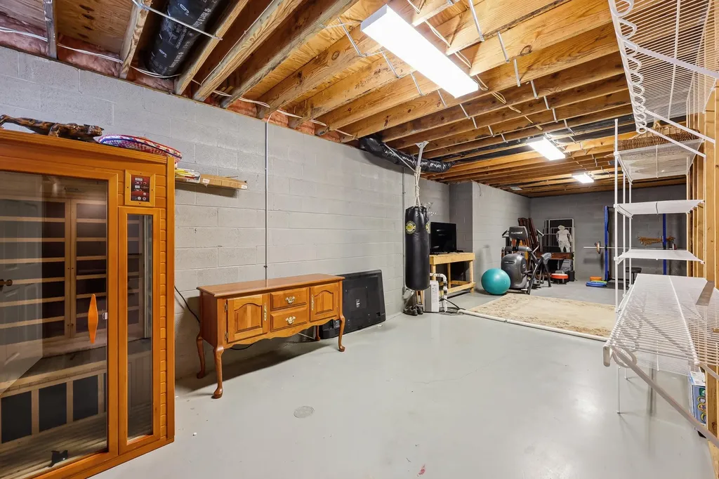4686 Laurelwood Drive Lexington KY 40515