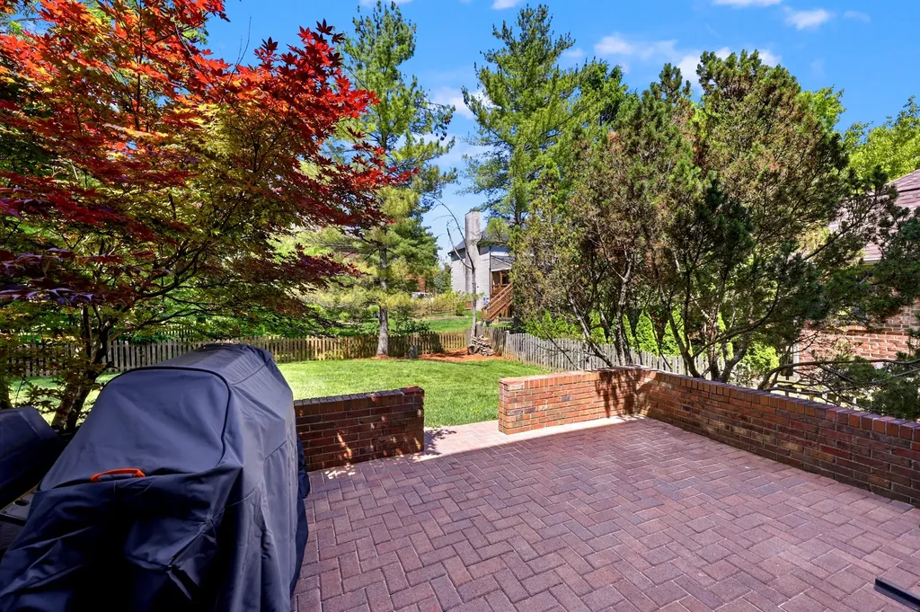 4686 Laurelwood Drive Lexington KY 40515
