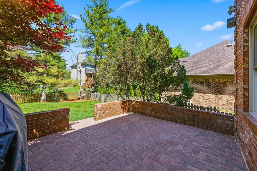 4686 Laurelwood Drive Lexington KY 40515
