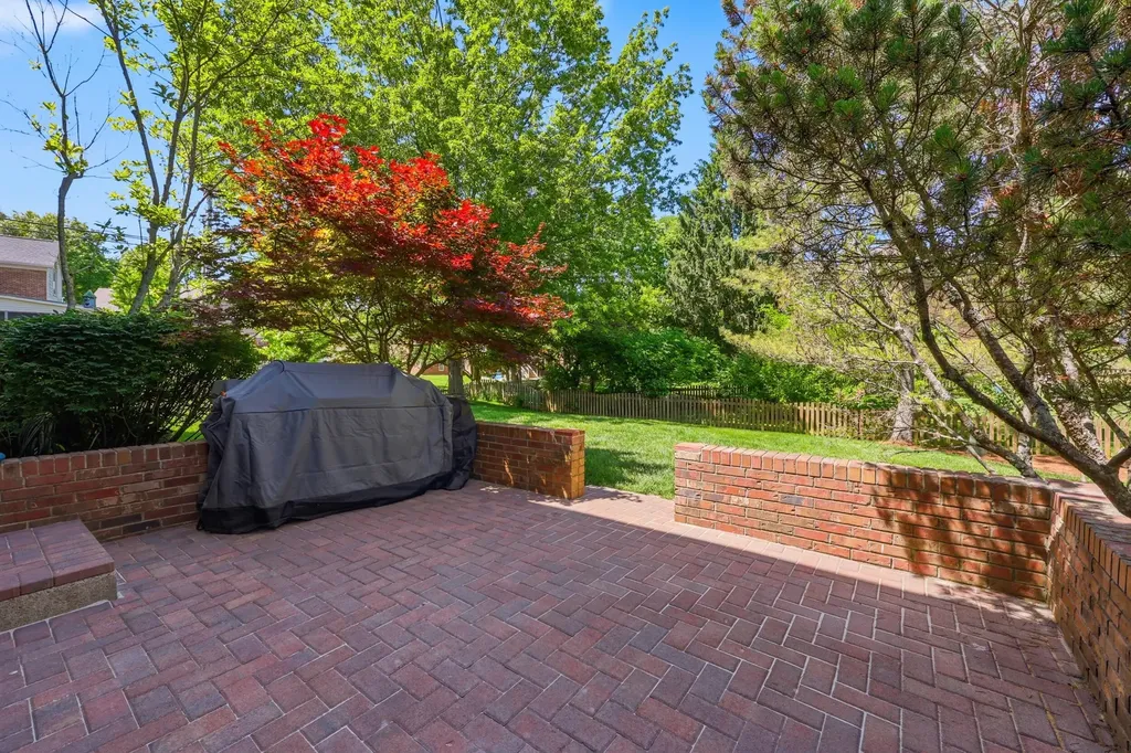 4686 Laurelwood Drive Lexington KY 40515