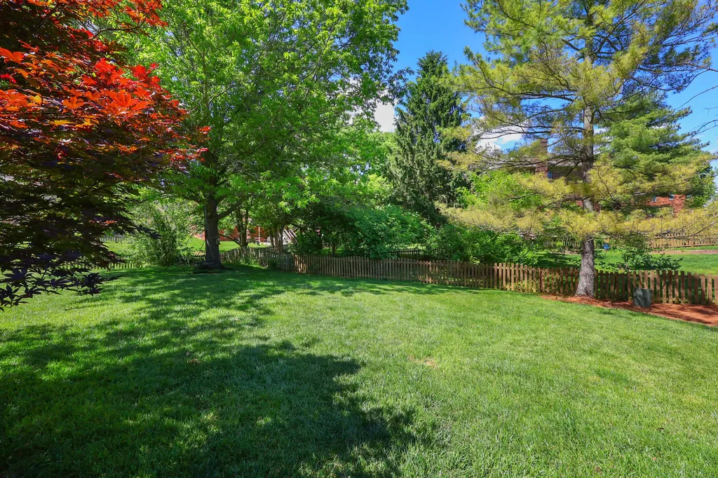 4686 Laurelwood Drive Lexington KY 40515