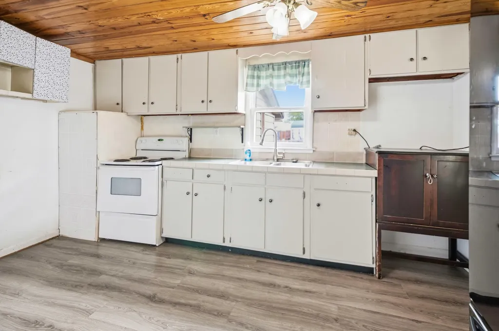 299 Tate Drive Monticello KY 42633