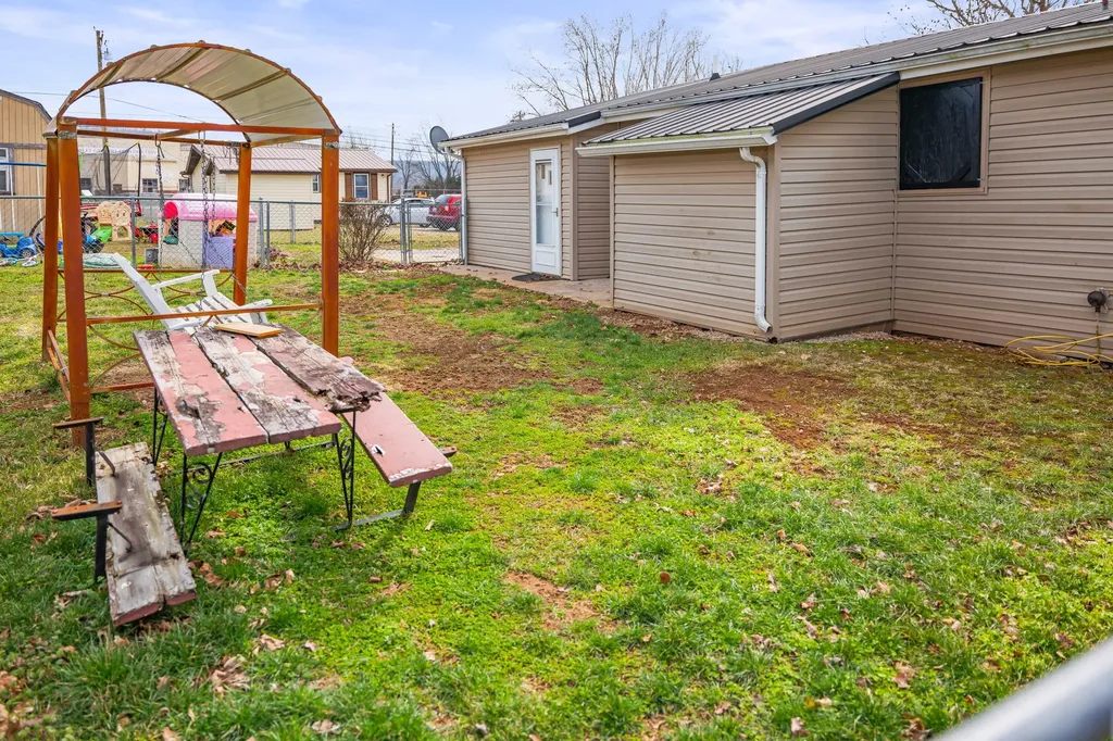 299 Tate Drive Monticello KY 42633