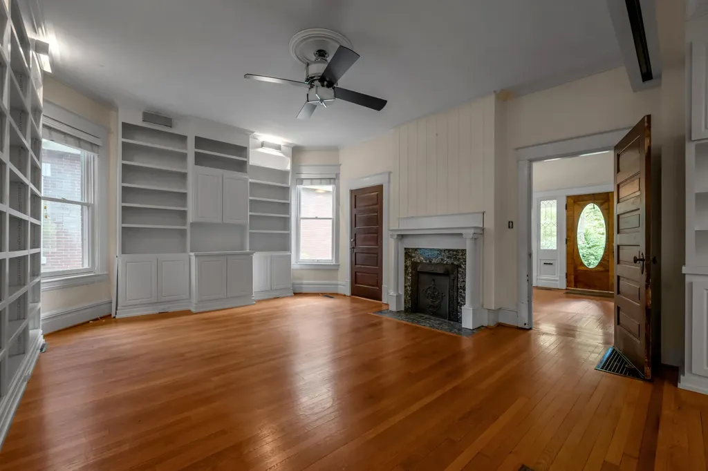 337 Transylvania Park Lexington KY 40508
