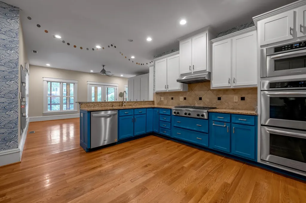 337 Transylvania Park Lexington KY 40508
