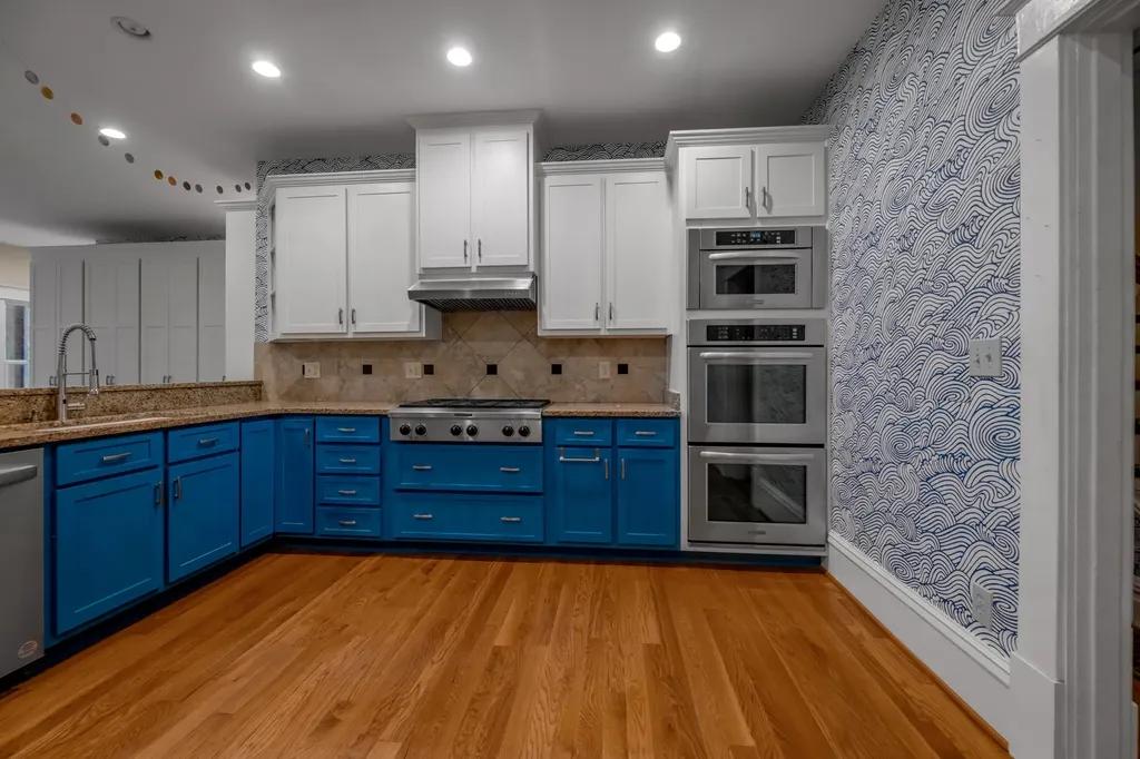 337 Transylvania Park Lexington KY 40508