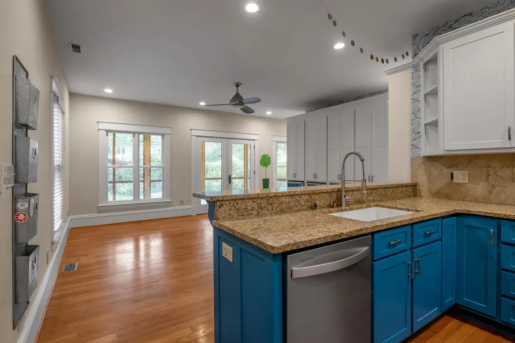337 Transylvania Park Lexington KY 40508