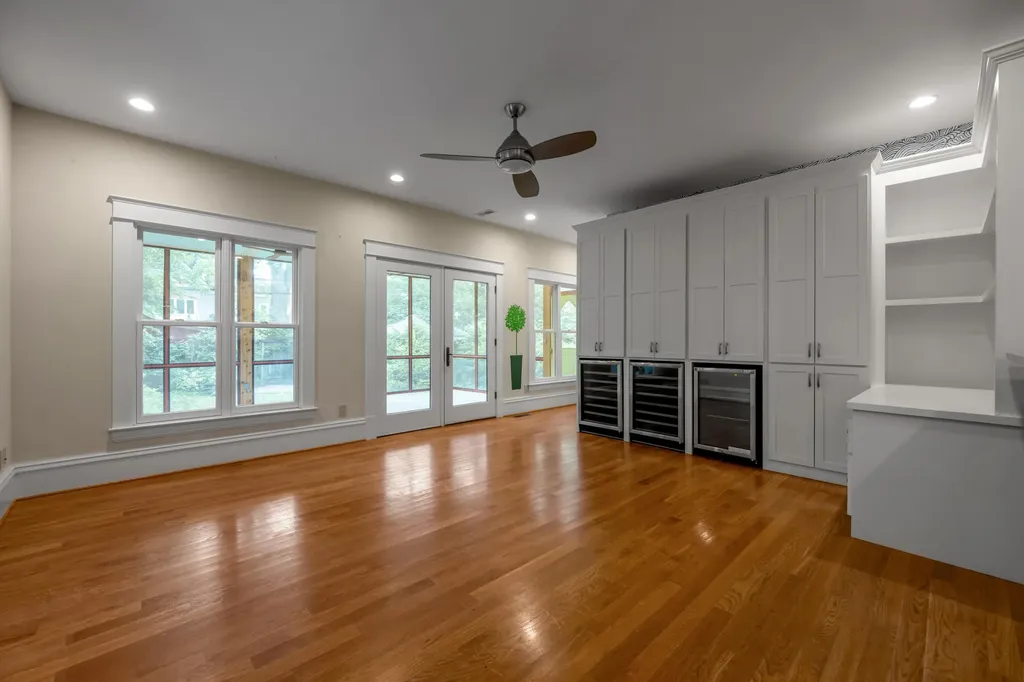 337 Transylvania Park Lexington KY 40508