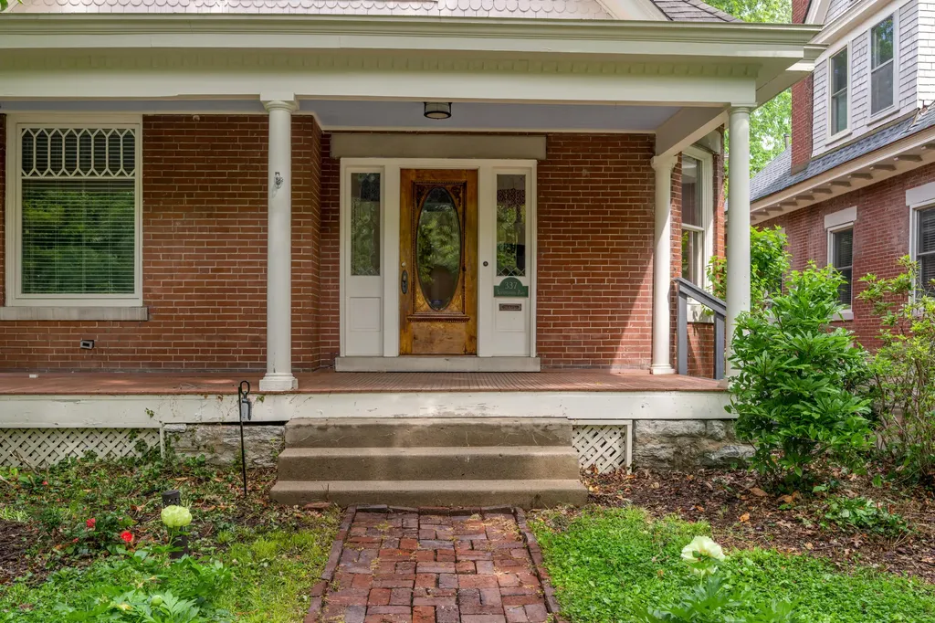 337 Transylvania Park Lexington KY 40508
