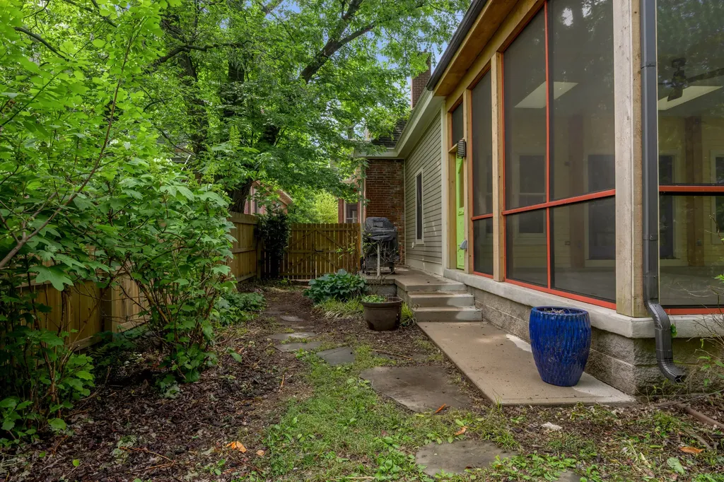 337 Transylvania Park Lexington KY 40508