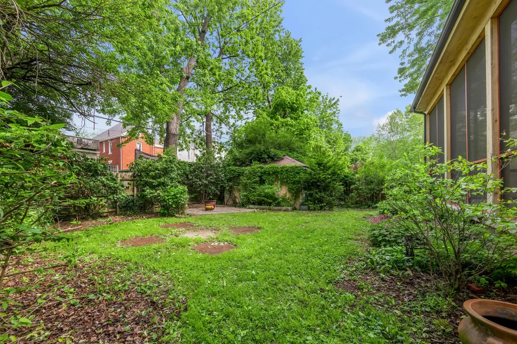 337 Transylvania Park Lexington KY 40508