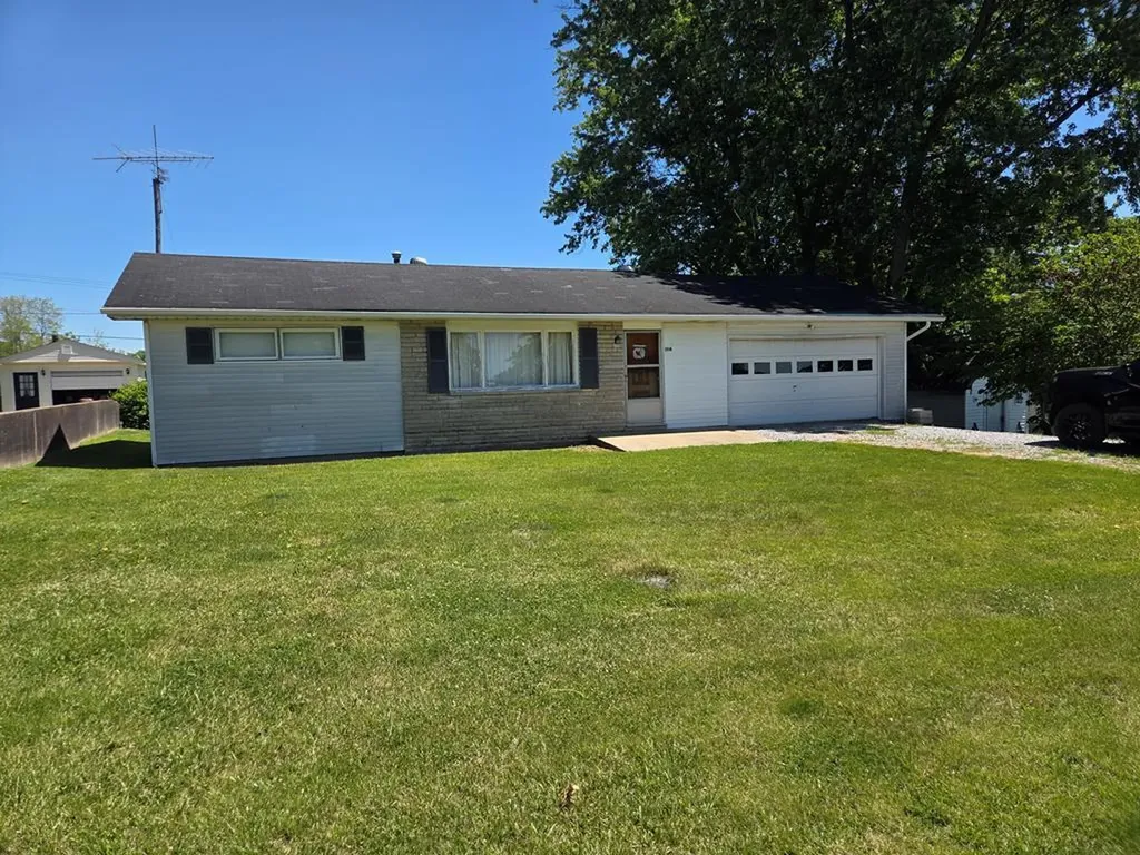 1514 Helena Road Flemingsburg KY 41041