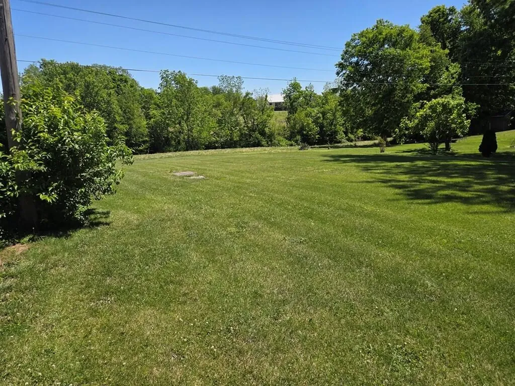 1514 Helena Road Flemingsburg KY 41041