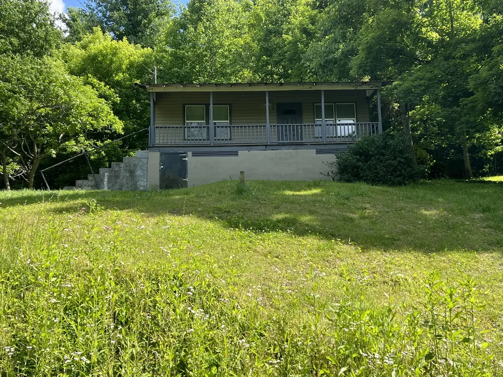 96 Big Brush Creek Church Road Trosper KY 40995