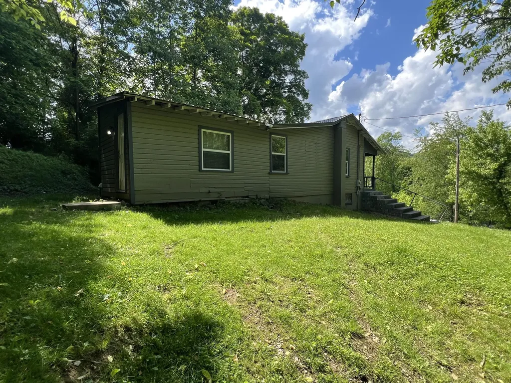96 Big Brush Creek Church Road Trosper KY 40995