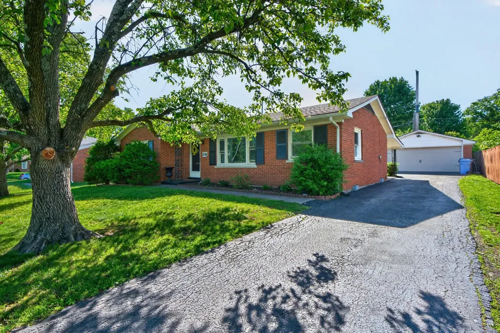 2104 Violet Road Lexington KY 40504