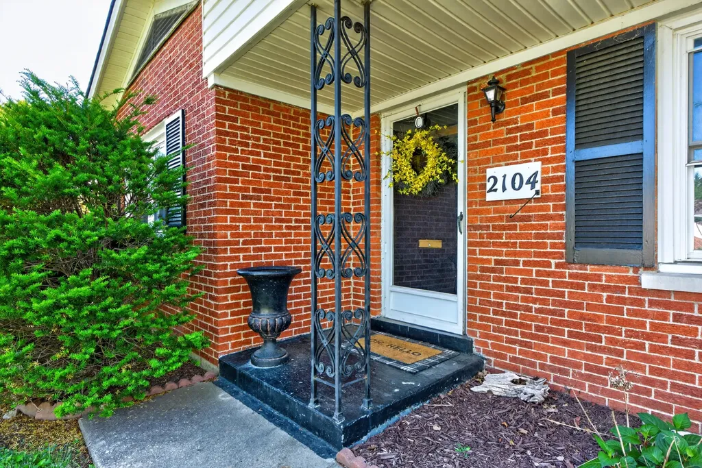 2104 Violet Road Lexington KY 40504