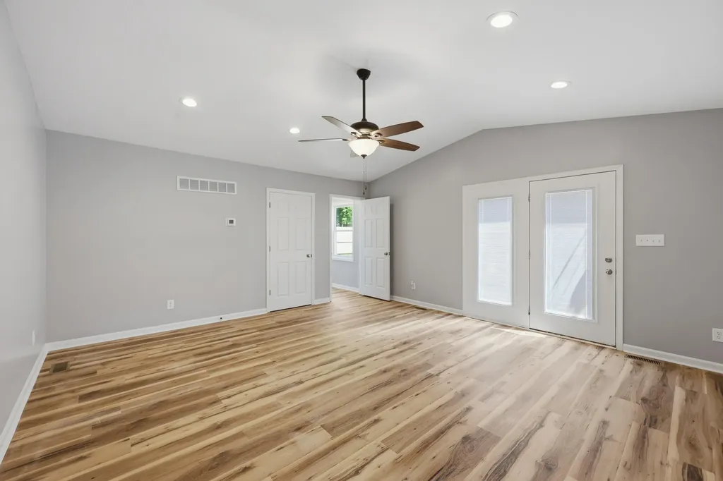 149 Joy Street Lawrenceburg KY 40342