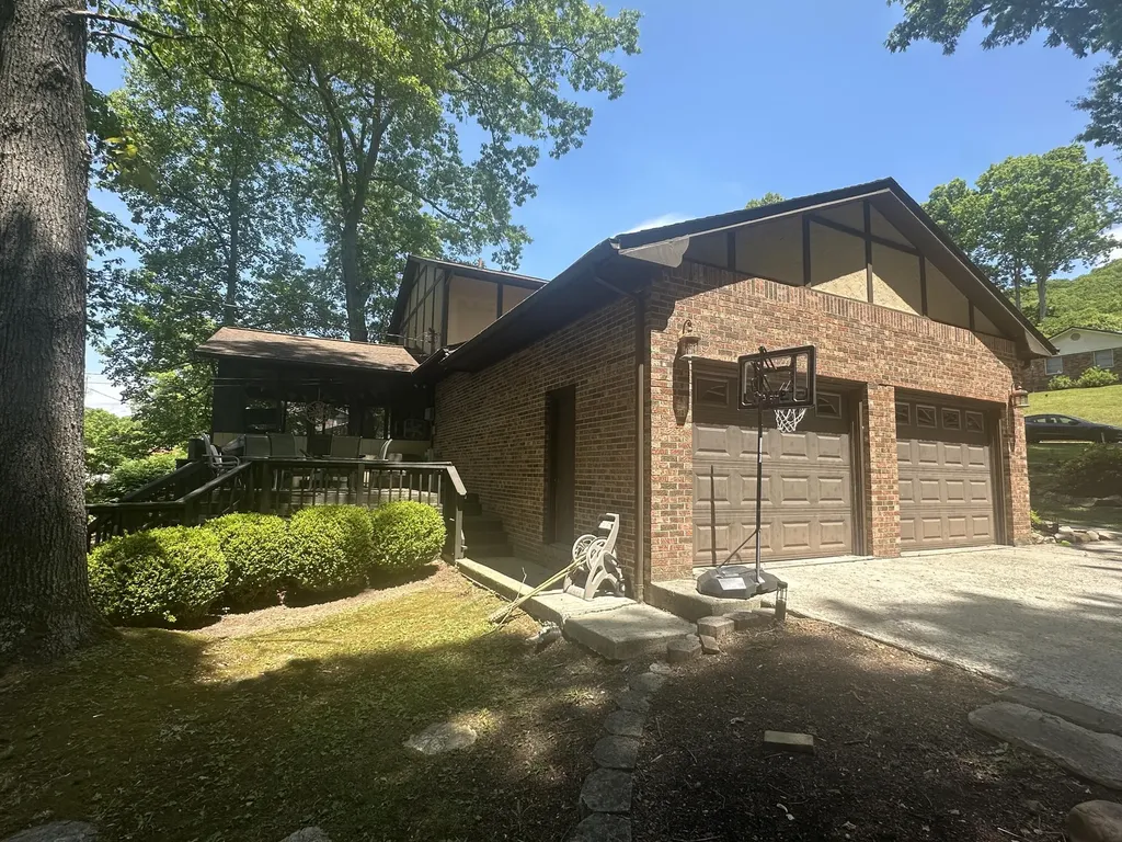 130 Tall Oak Trail Pineville KY 40977