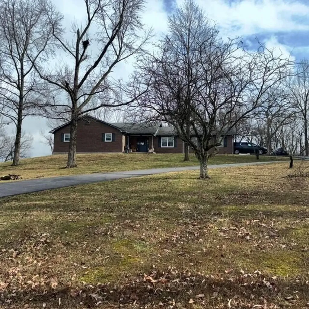 1071 Hawthorne Lane Lawrenceburg KY 40342