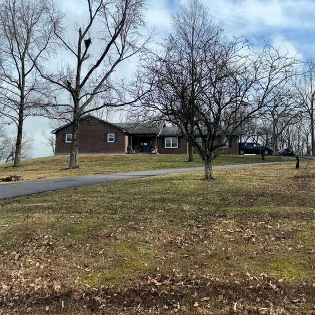 1071 Hawthorne Lane Lawrenceburg KY 40342