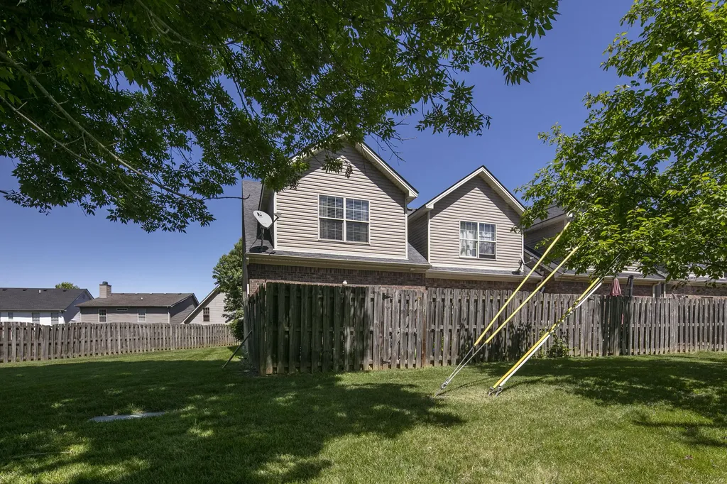 1123 Oatlands Park Lexington KY 40509