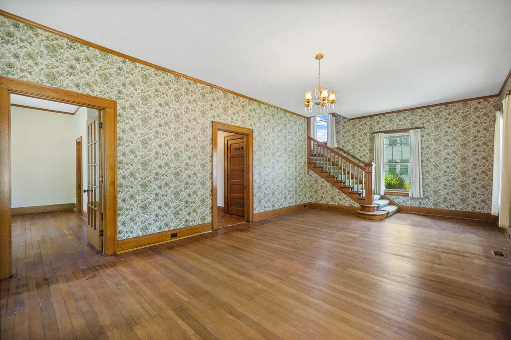 285 W Main Street Mt Vernon KY 40456