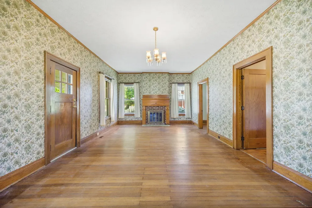 285 W Main Street Mt Vernon KY 40456