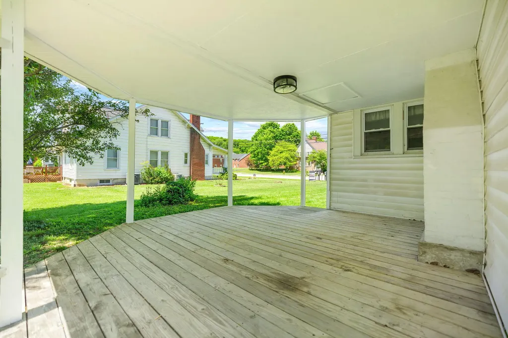 285 W Main Street Mt Vernon KY 40456