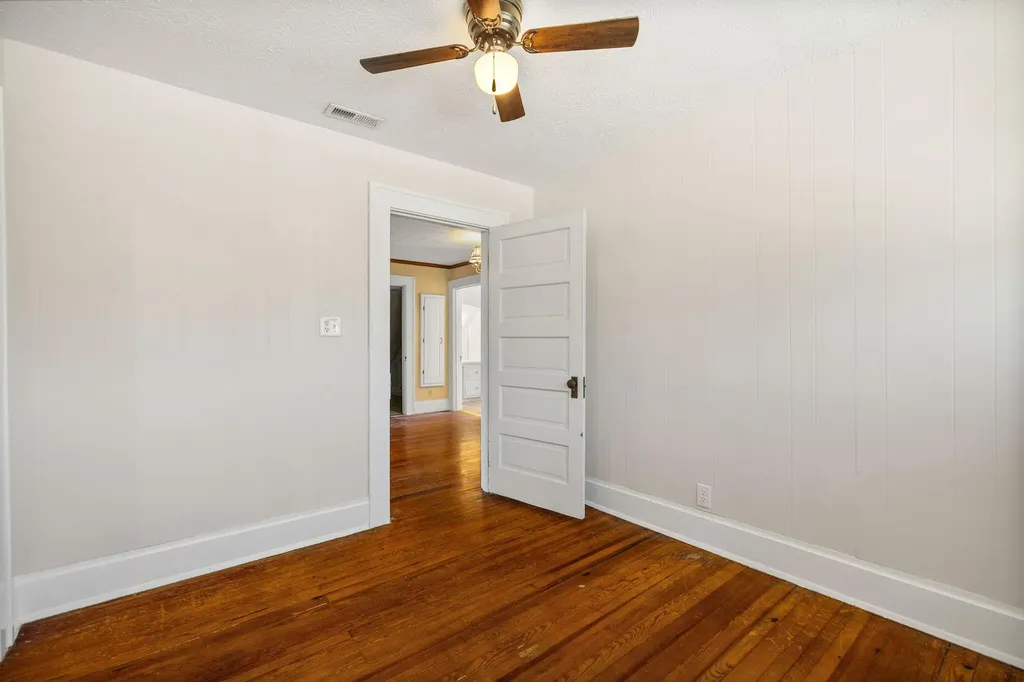 285 W Main Street Mt Vernon KY 40456