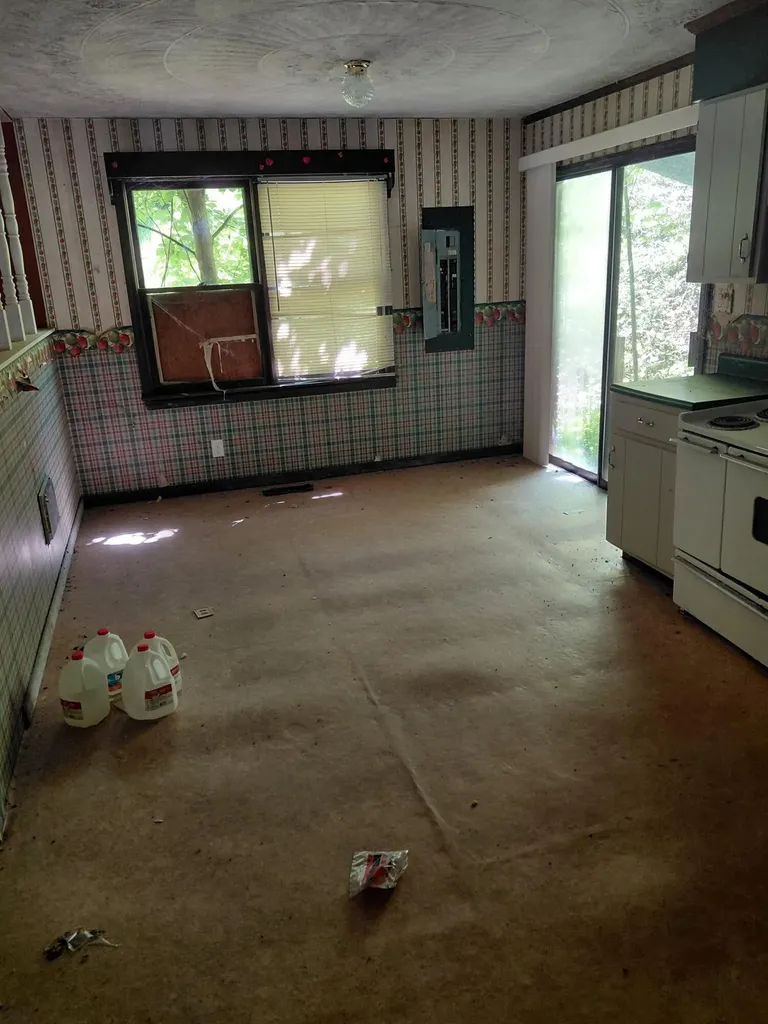 19905 Grapevine Road Phyllis KY 41544