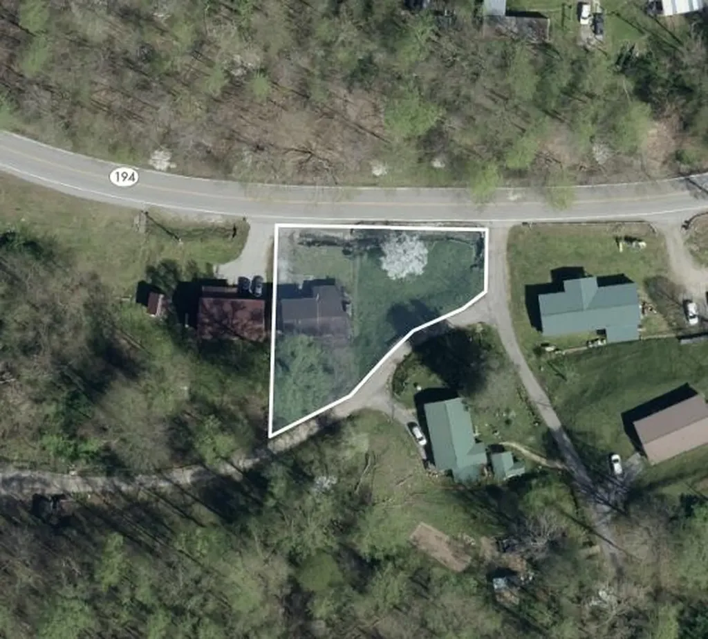 19905 Grapevine Road Phyllis KY 41544