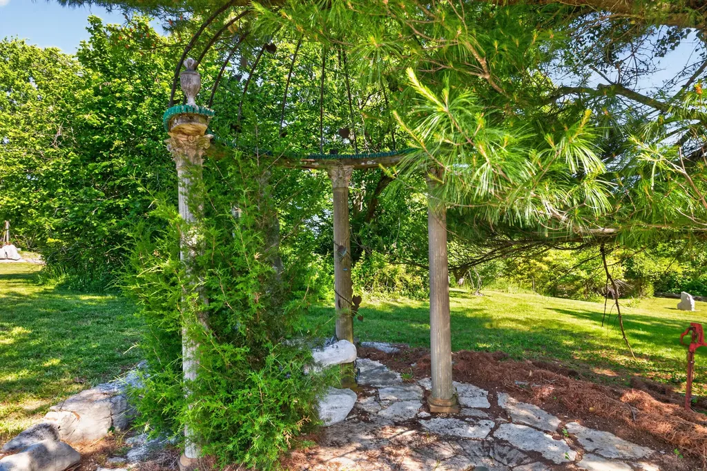 4351 Lexington Road Harrodsburg KY 40330