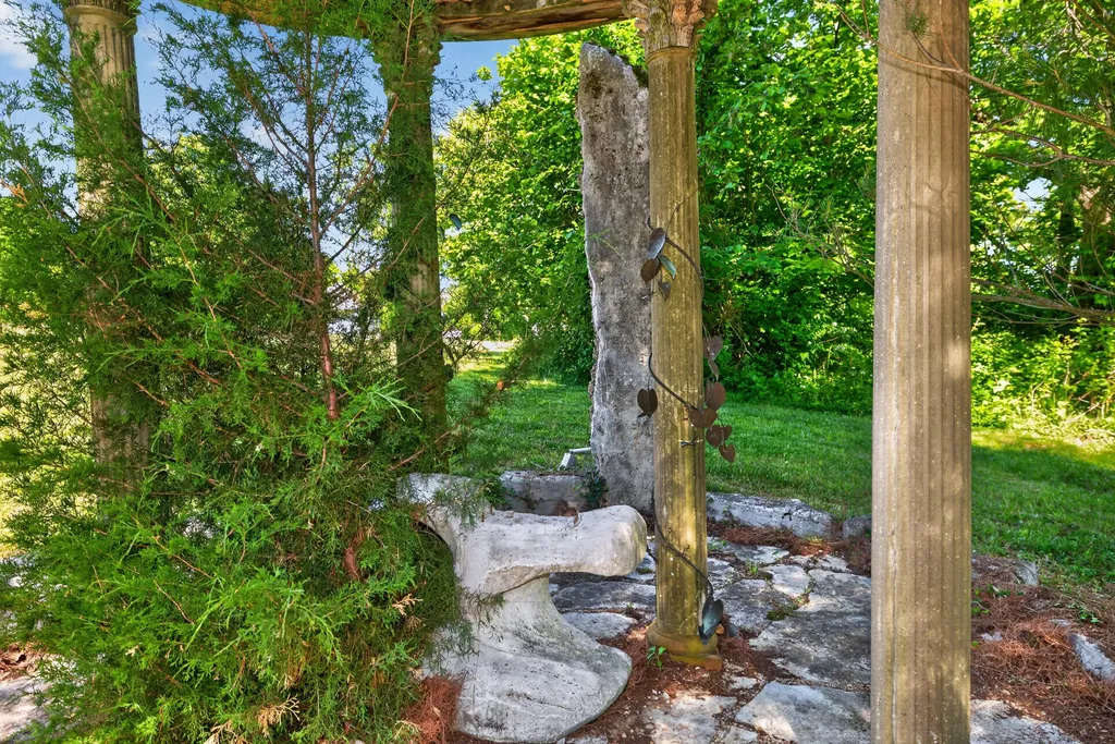 4351 Lexington Road Harrodsburg KY 40330