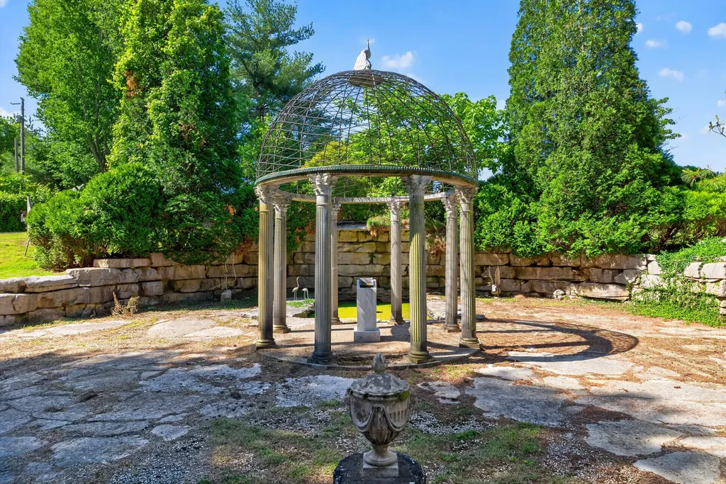 4351 Lexington Road Harrodsburg KY 40330