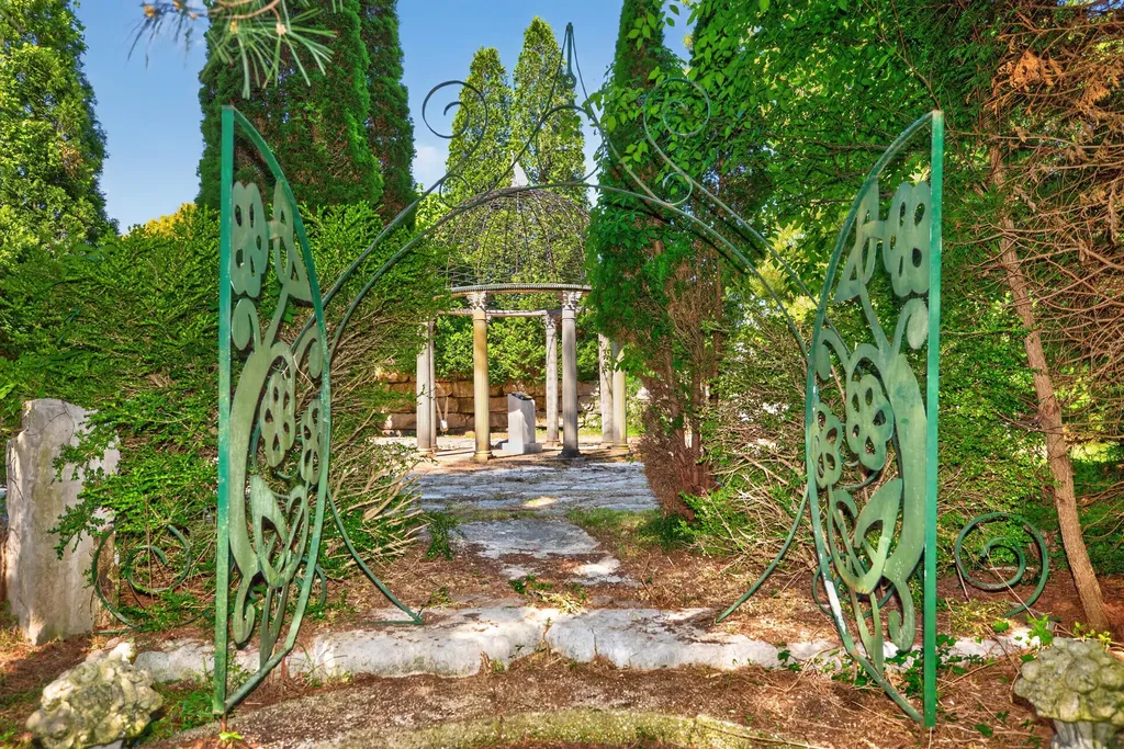 4351 Lexington Road Harrodsburg KY 40330