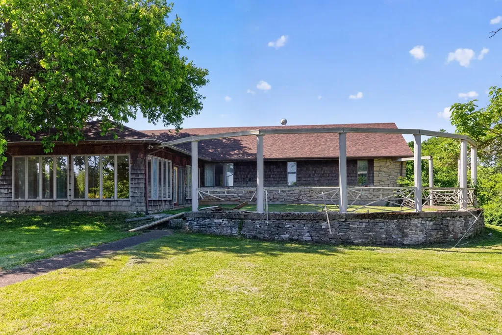4351 Lexington Road Harrodsburg KY 40330