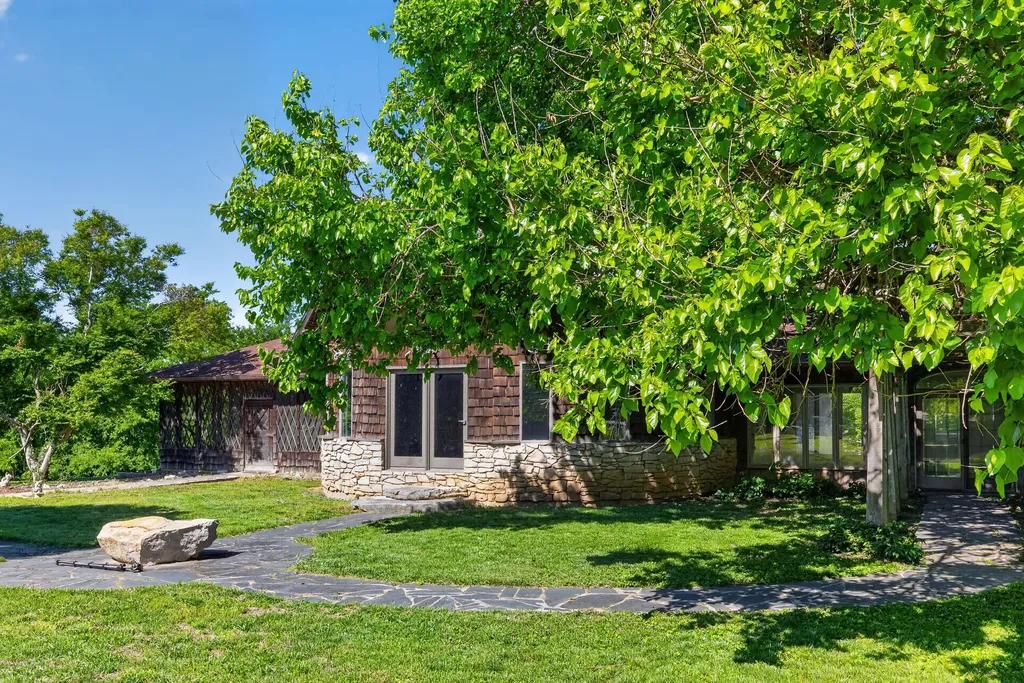 4351 Lexington Road Harrodsburg KY 40330