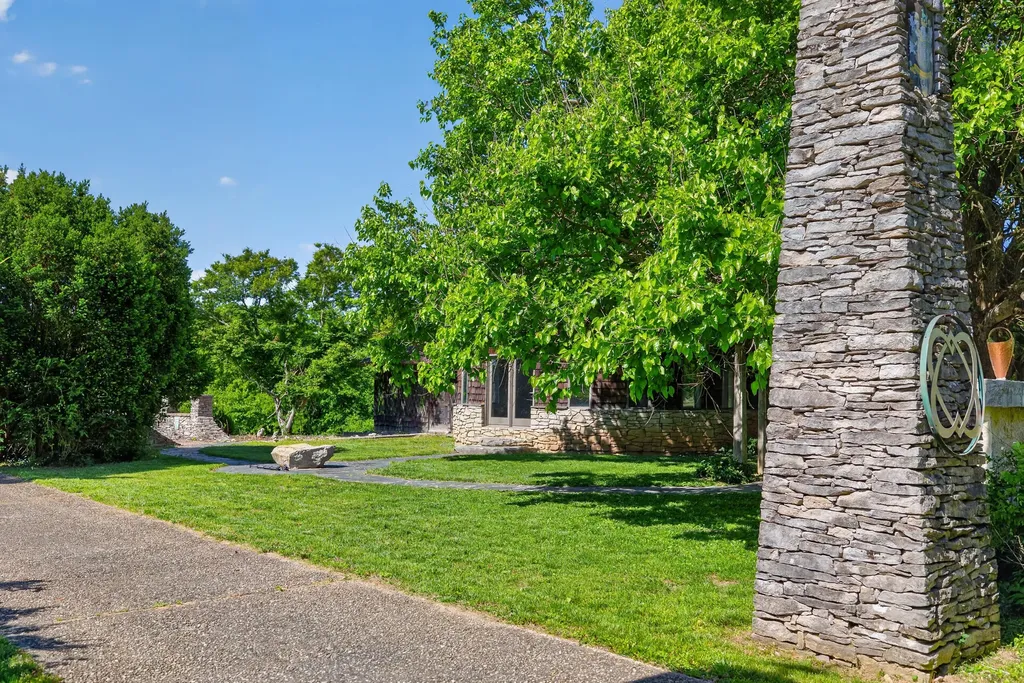 4351 Lexington Road Harrodsburg KY 40330