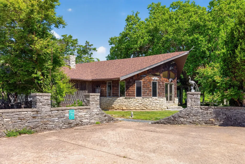 4351 Lexington Road Harrodsburg KY 40330