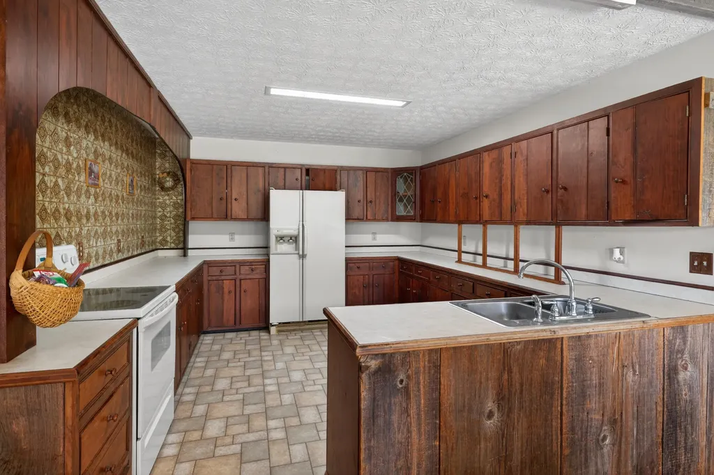 4351 Lexington Road Harrodsburg KY 40330