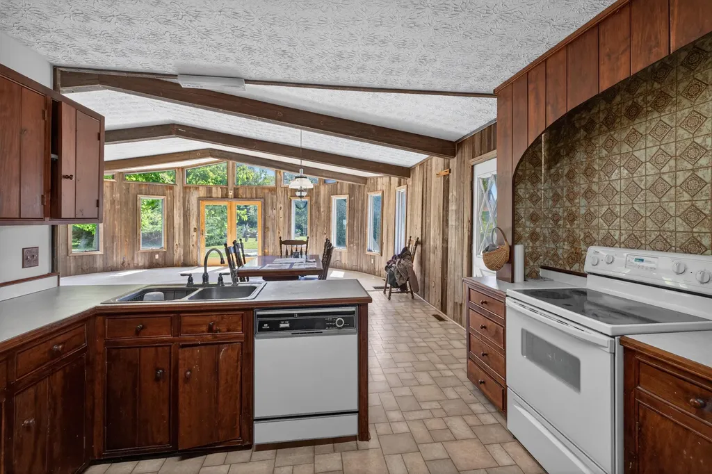 4351 Lexington Road Harrodsburg KY 40330