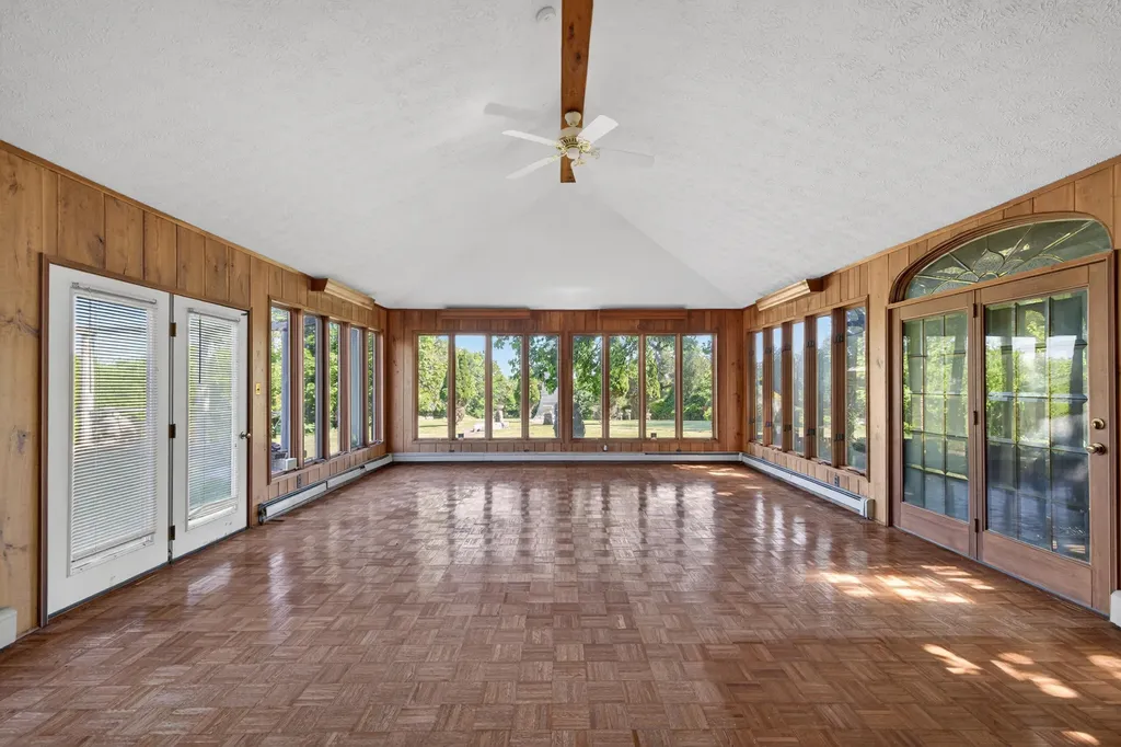 4351 Lexington Road Harrodsburg KY 40330