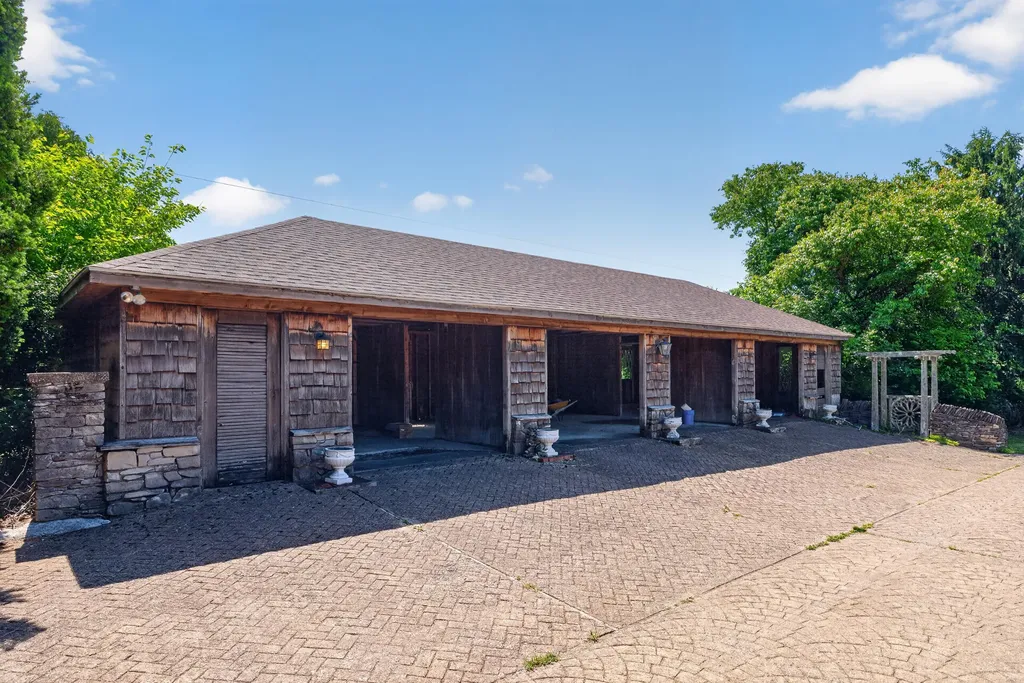 4351 Lexington Road Harrodsburg KY 40330