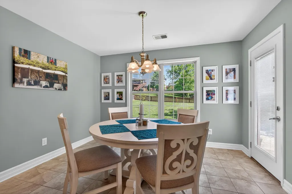 4625 Windstar Way Lexington KY 40515