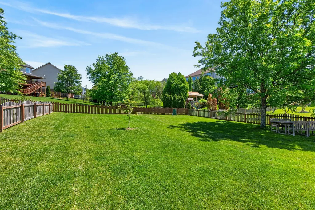 4625 Windstar Way Lexington KY 40515